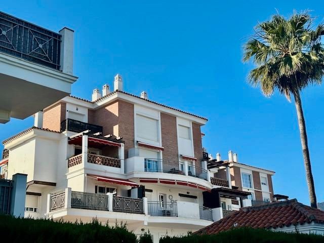 Vista exterior de Pis en venda en Mijas amb Aire condicionat, Terrassa i Traster