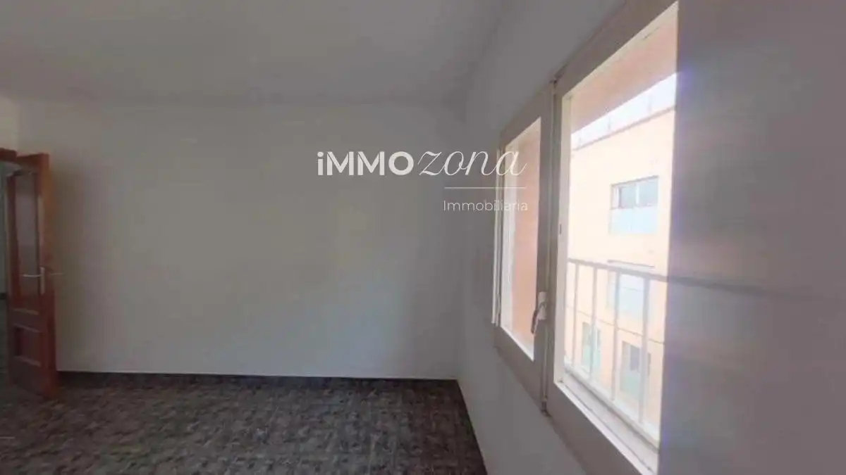 Bedroom of Apartments for sale in Cerdanyola
