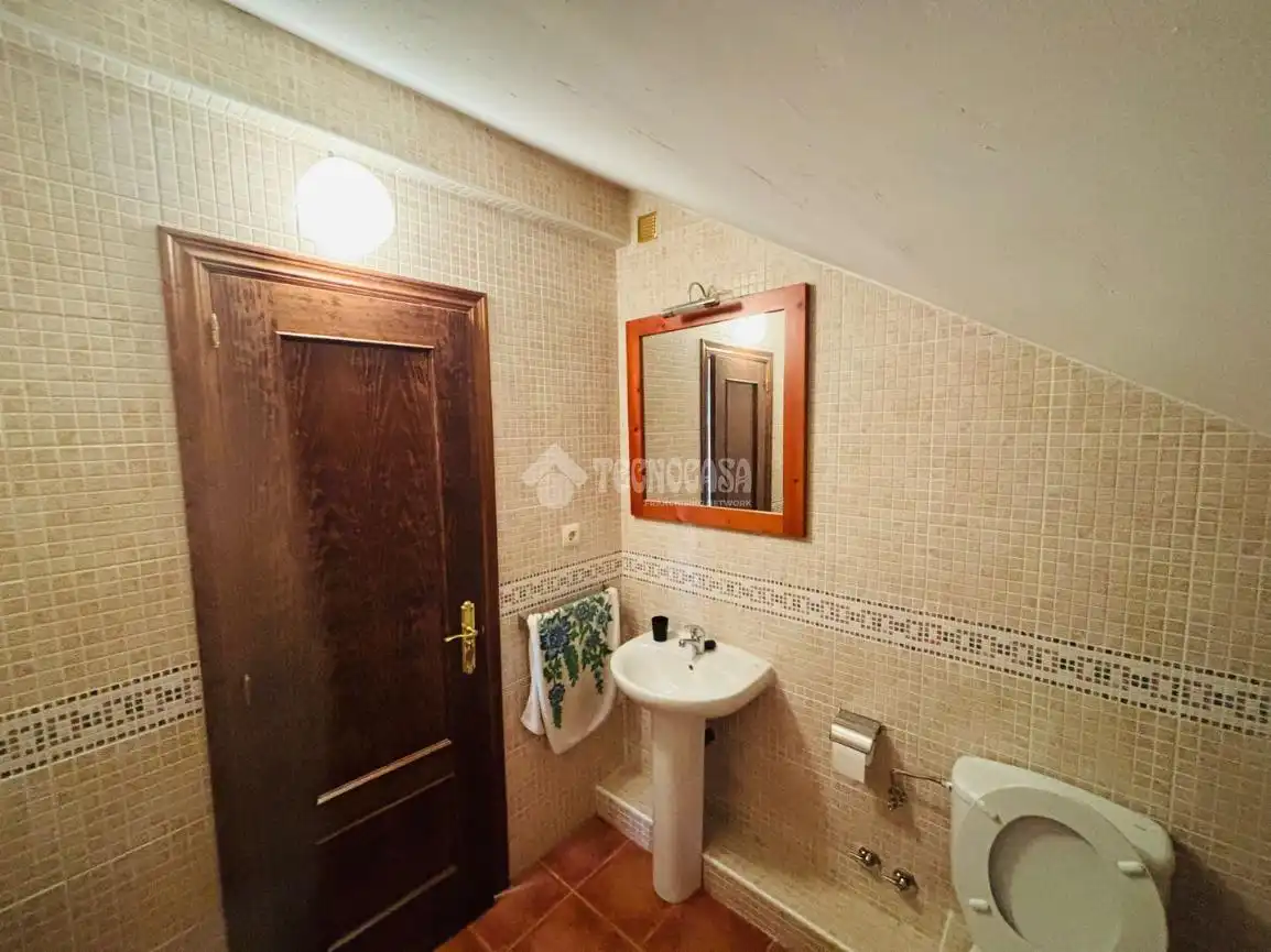 Badezimmer von Haus oder Chalet zum Verkauf in Escalona mit Klimaanlage und Heizung