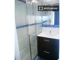 Bathroom of Flat to rent in  Madrid Capital  with Air Conditioner, Heating and Furnished