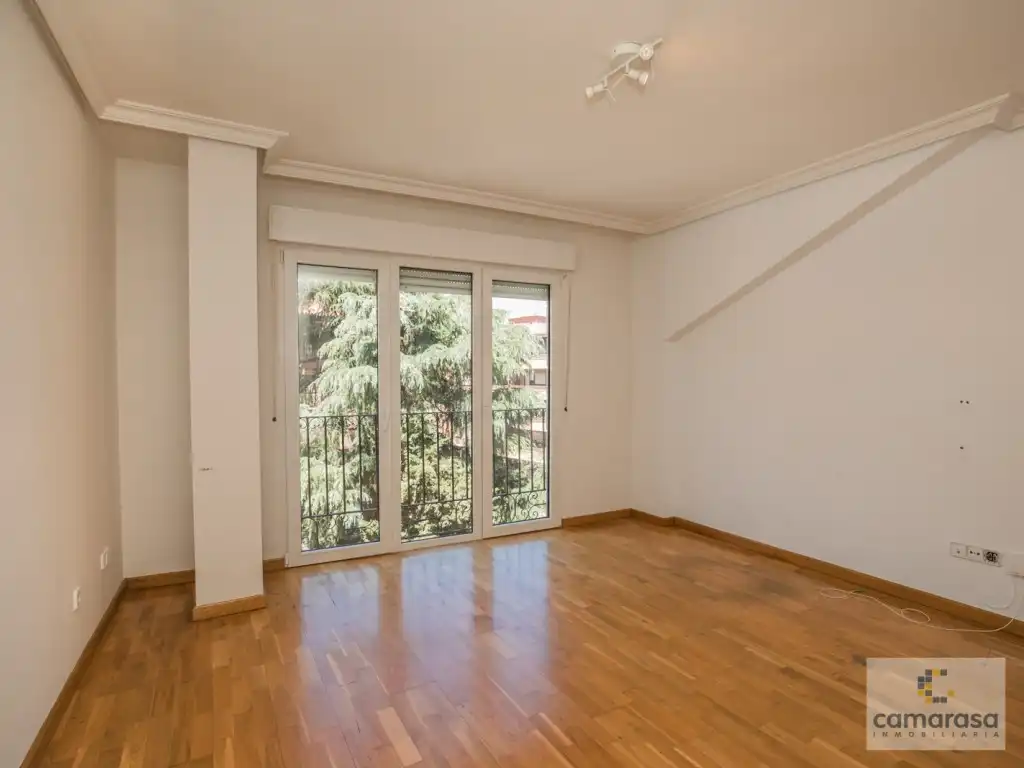 Flat for rent in Paseo Dos De Mayo, 2, Centro