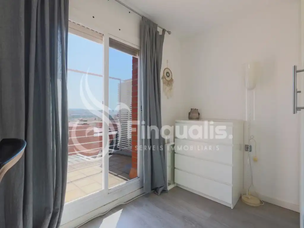 Dormitori de Casa adosada en venda en Canovelles