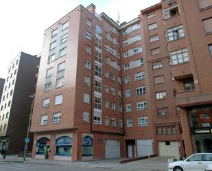 Vista exterior de Pis en venda en Avilés amb Calefacció i Traster