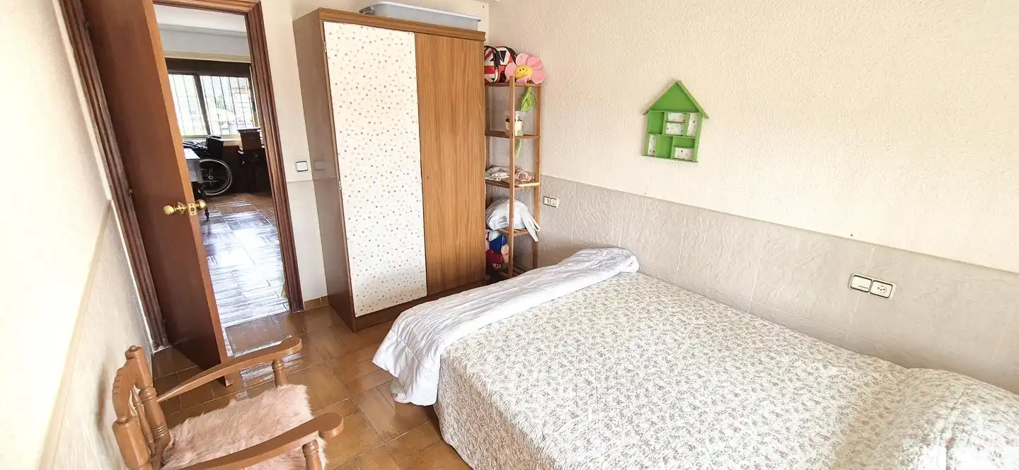 Dormitori de Casa o xalet en venda en Elche / Elx amb Aire condicionat, Jardí privat i Traster