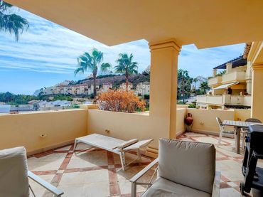 Apartamento con piscina en venta en MAJESTIC HILLS (UR7A) 105