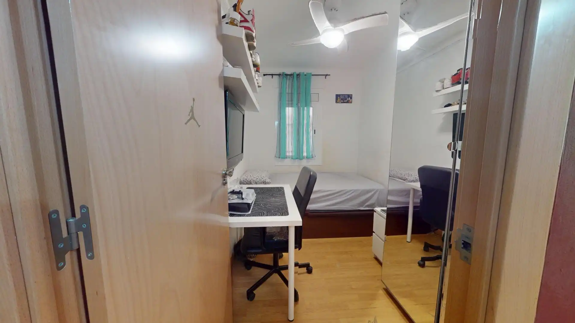 Habitación de Piso en venta en Barcelona con Parquet
