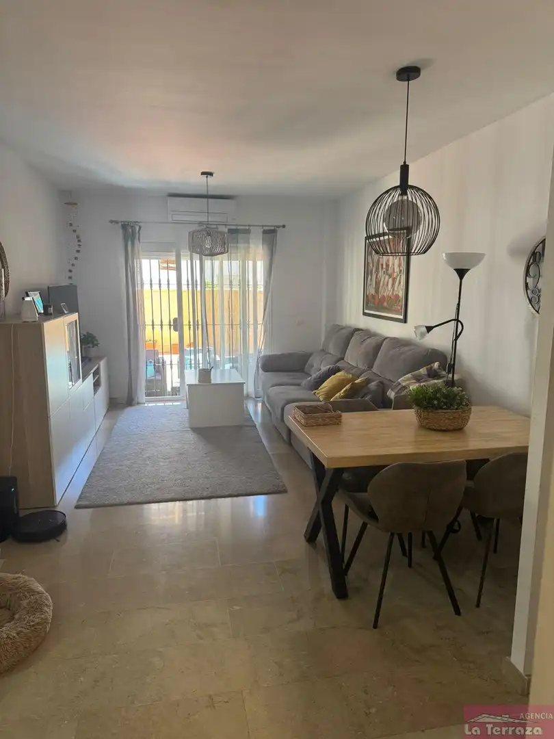 Sala de estar de Piso de alquiler en Estepona con Terraza