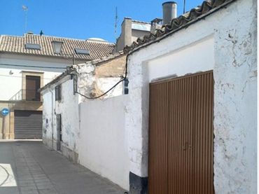 Casa bifamiliare con balcone in vendita a Baeza