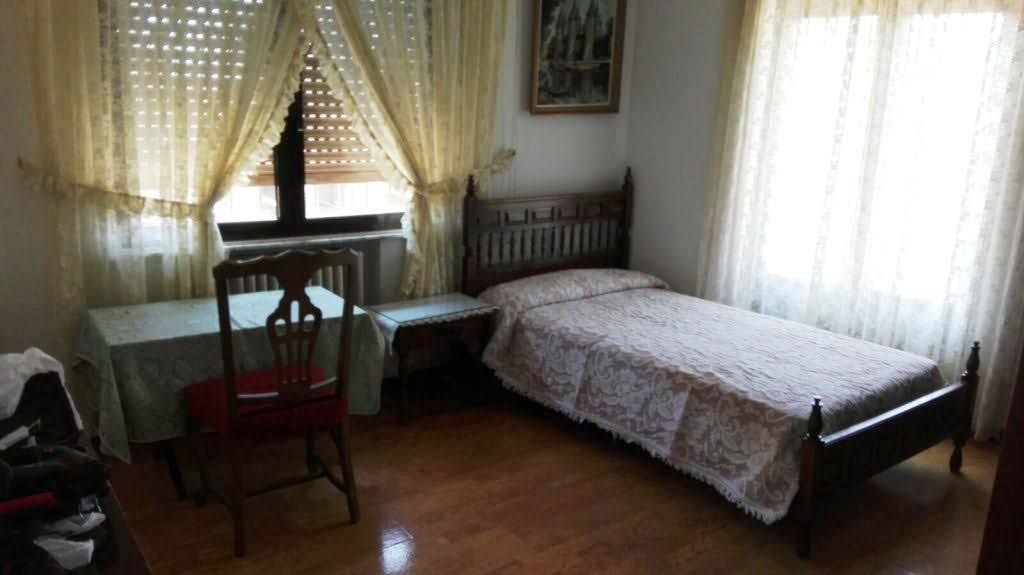 Dormitori de Pis en venda en Villares de la Reina amb Calefacció, Forn i Microones
