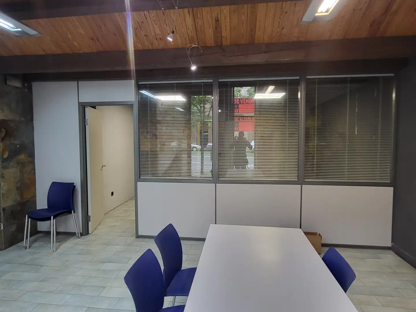 Local en venda en  Pamplona / Iruña amb Aire condicionat, Calefacció i Moblat