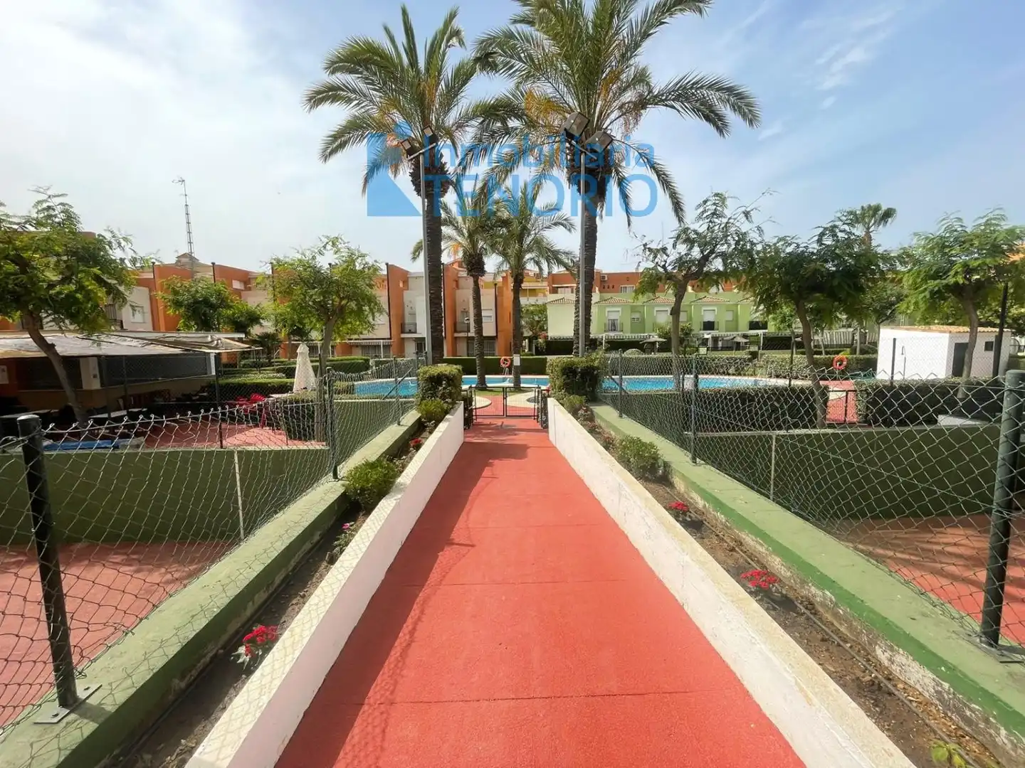 Schwimmbecken von Dachboden zum Verkauf in La Antilla mit Terrasse, Abstellraum und Gemeinschaftspool
