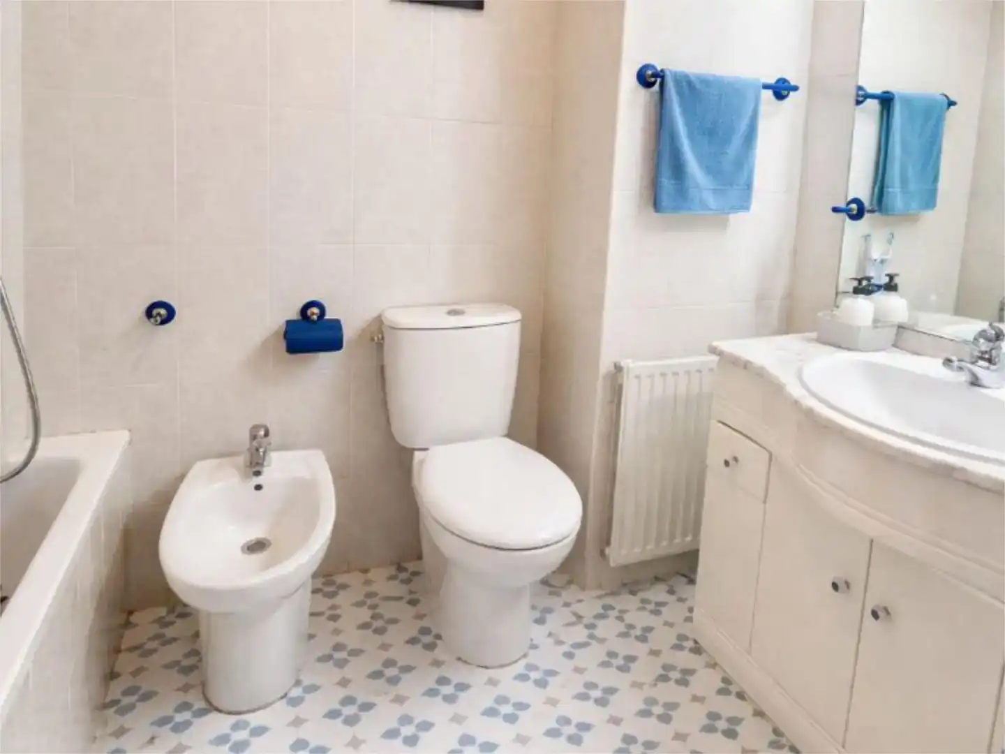 Bany de Pis en venda en Sallent de Gállego amb Parquet, Traster i Piscina