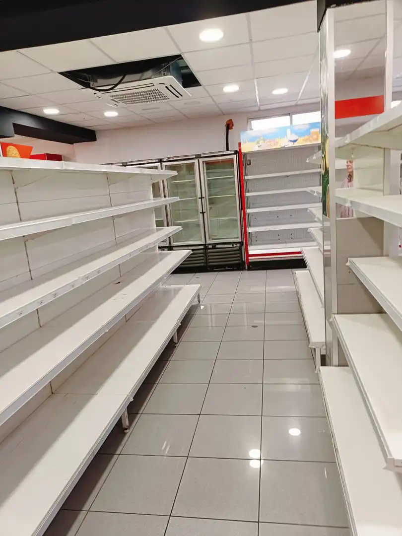 Local comercial en venta en Los Gallos, imagen 3