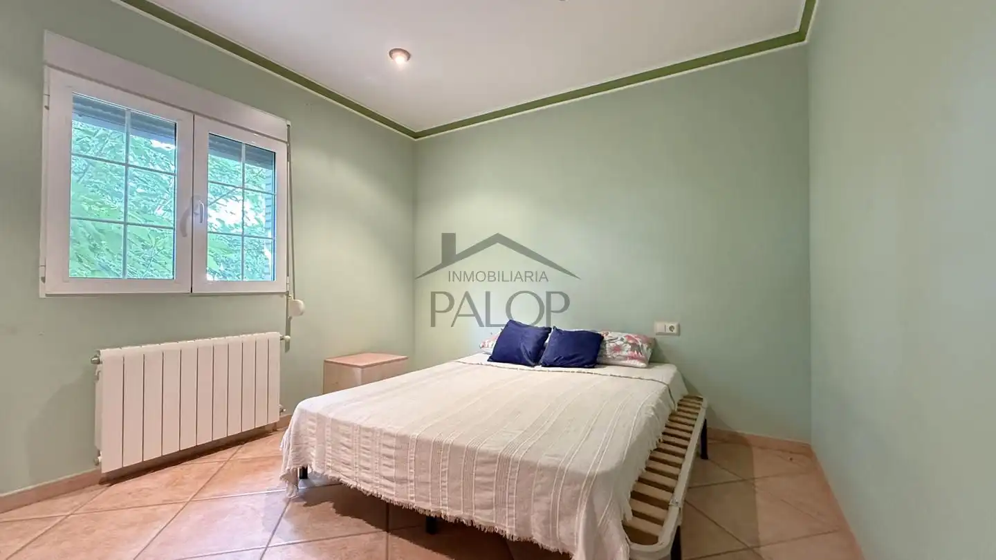 Dormitori de Casa o xalet en venda en Senyera amb Jardí privat
