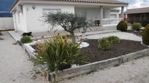 En venta dos chalets en la misma parcela, uno de ellos esta dado de alta como casa rural.