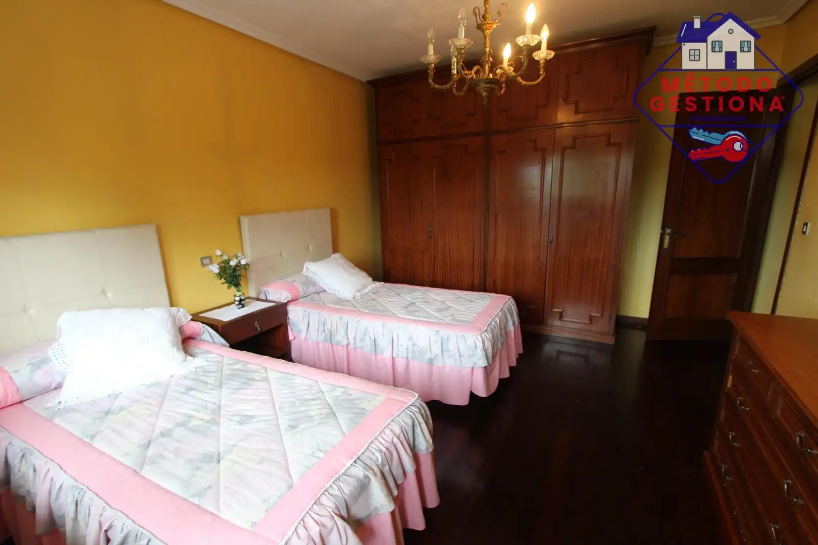 Habitación de Casa o chalet en venta en Camargo con Jardín privado y Piscina