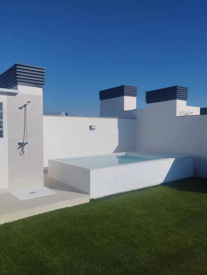 Swimming pool of Attic for rent in Granada  with Air Conditioner, Heating and Storage room