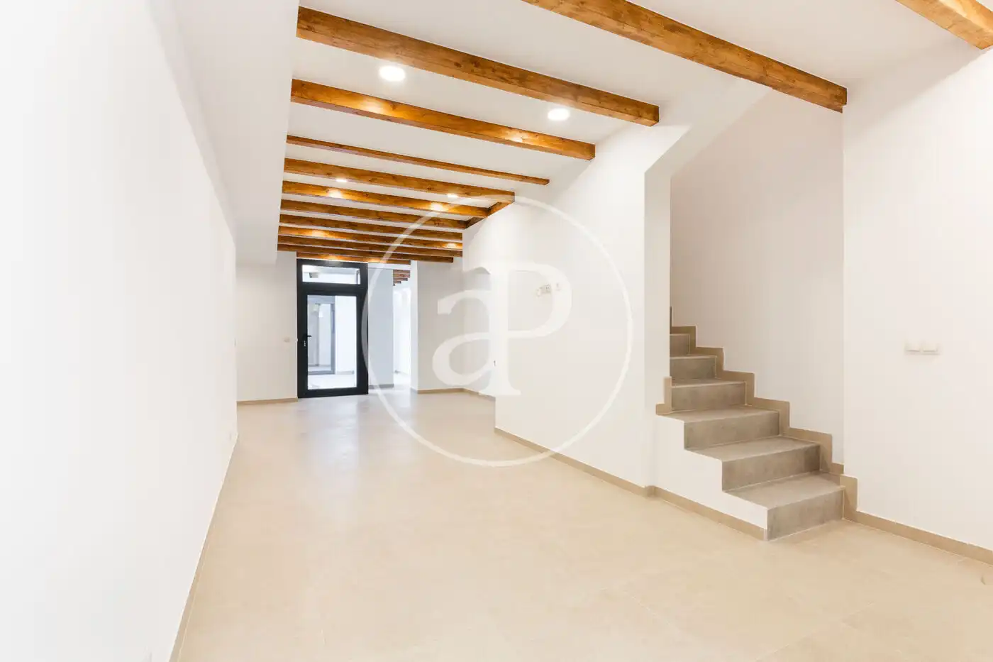 Loft zum Verkauf in Valencia mit Klimaanlage, Heizung und Terrasse