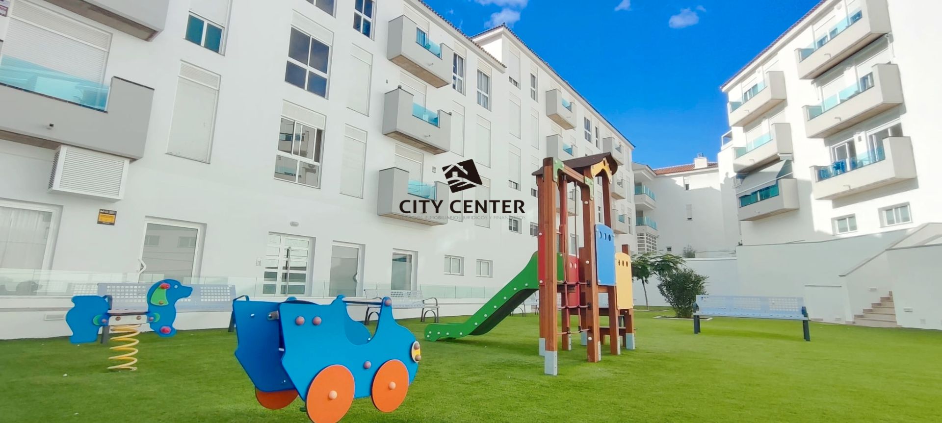 Vista exterior de Piso en venta en Arona con Amueblado, Balcón y Piscina comunitaria