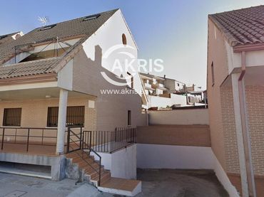 Individual for sale in Calle Marta