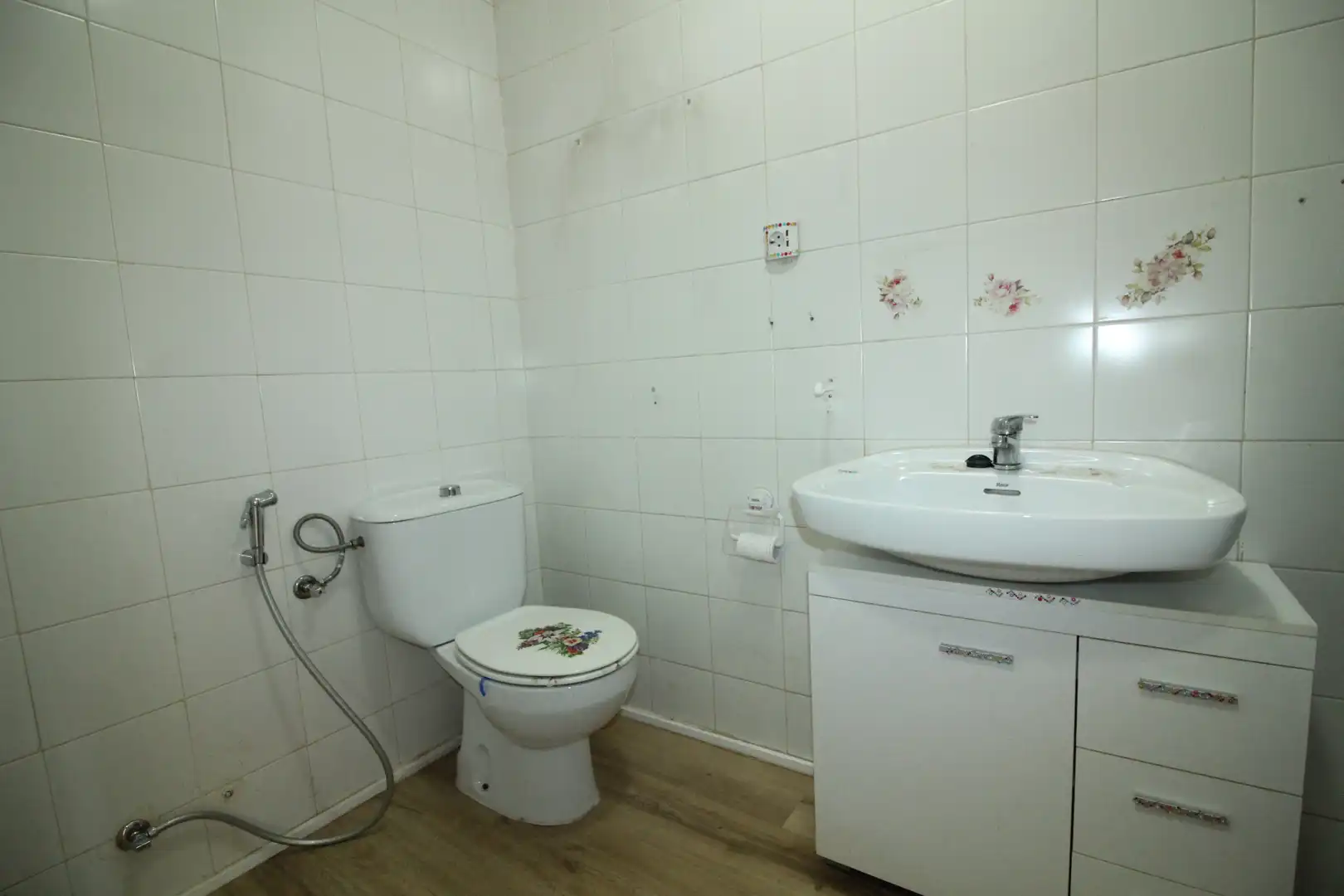 Bathroom of Detached homes for sale in El Portil  with Terrace, Storage room and Community pool