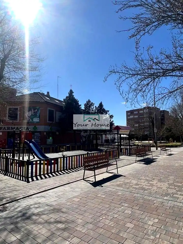 Vista exterior de Piso en venta en Torrejón de Ardoz con Calefacción, Terraza y Amueblado
