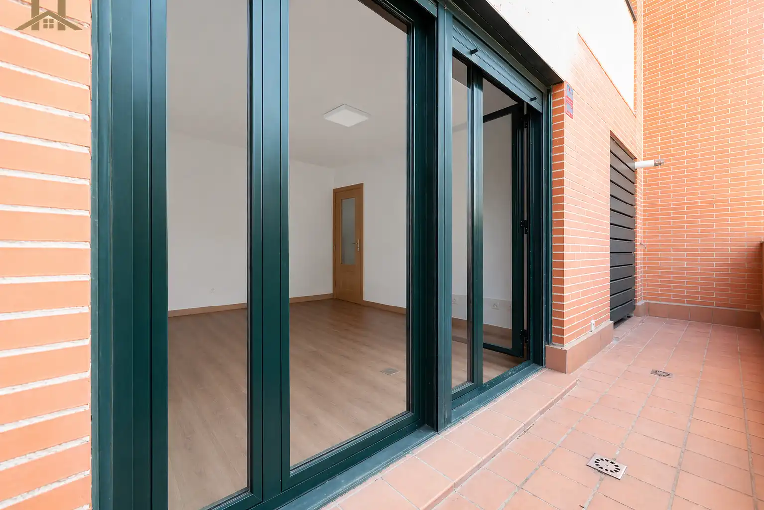 Außenansicht von Wohnung zum Verkauf in Leganés mit Klimaanlage, Heizung und Terrasse