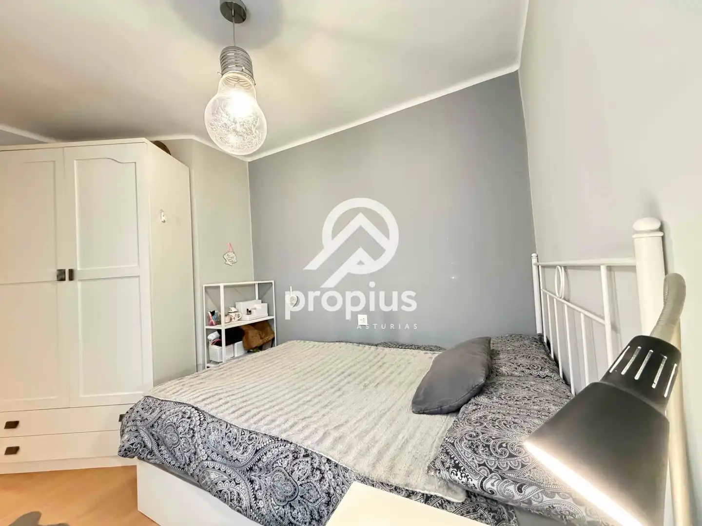 Schlafzimmer von Wohnung zum Verkauf in Oviedo  mit Heizung, Abstellraum und Möbliert