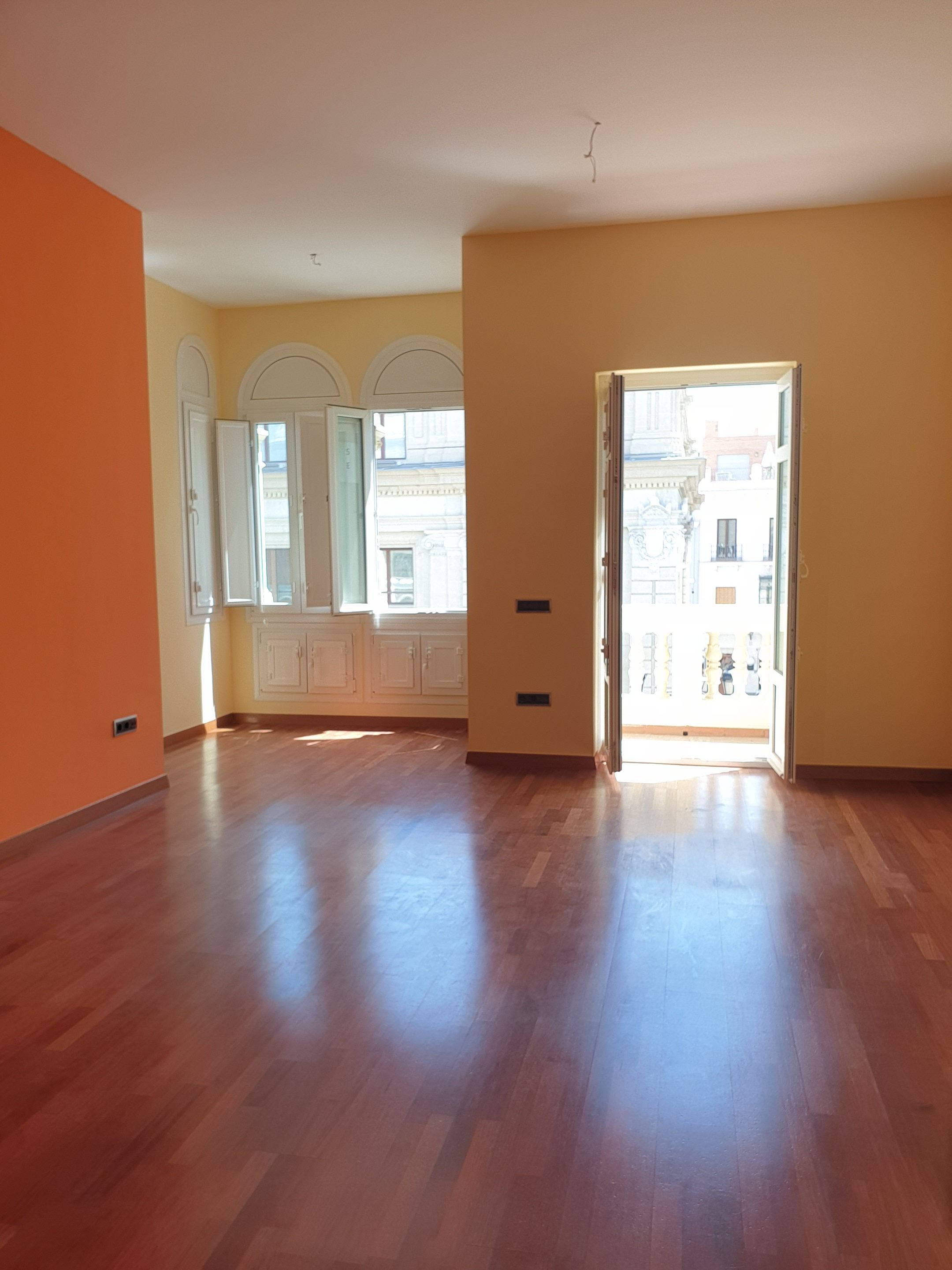 Sala d'estar de Pis de lloguer en  Sevilla Capital amb Aire condicionat, Calefacció i Parquet