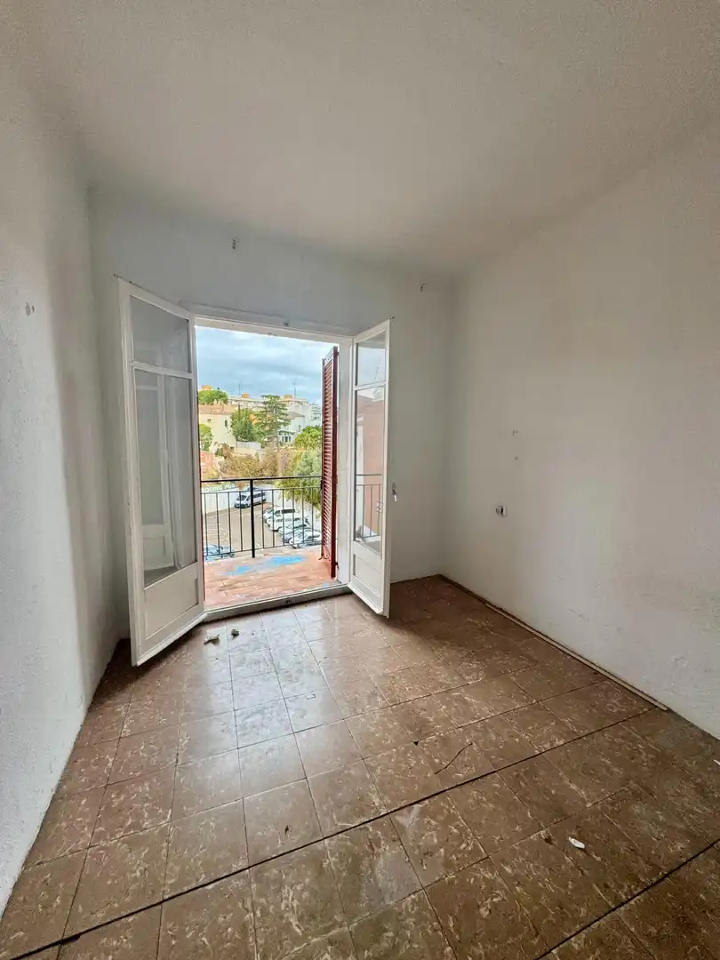 Schlafzimmer von Gebäude zum Verkauf in Figueres