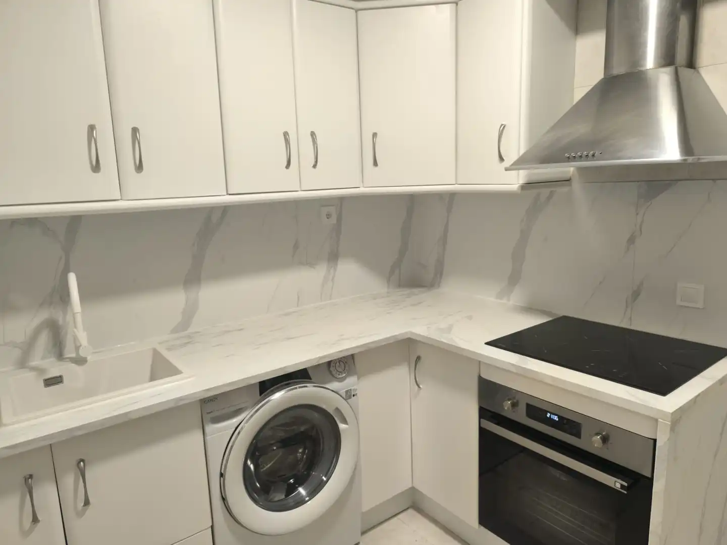 Kitchen of Flat for sale in Marbella  with Terrace, Oven and Washing machine