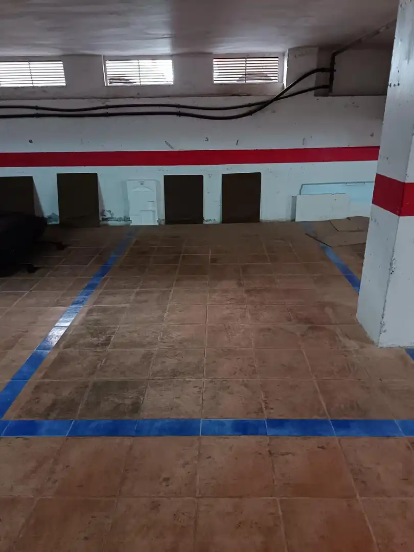Garaje en venta en Calle de Manila, Los Cuarteros