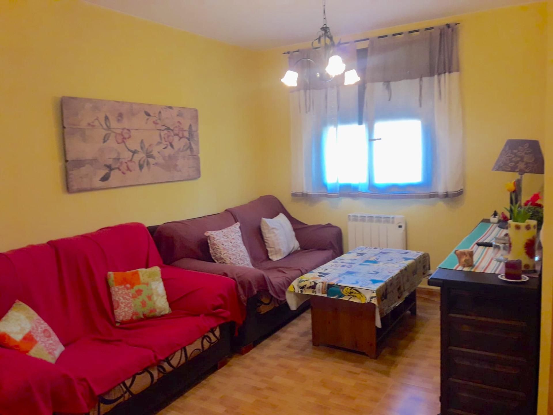 Living room of Single-family semi-detached for sale in Torre de Don Miguel  with Terrace and Balcony