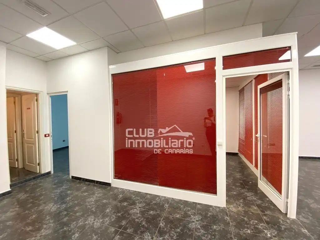 Commercial properties for rent in Santa Cruz de Tenerife  with Air Conditioner