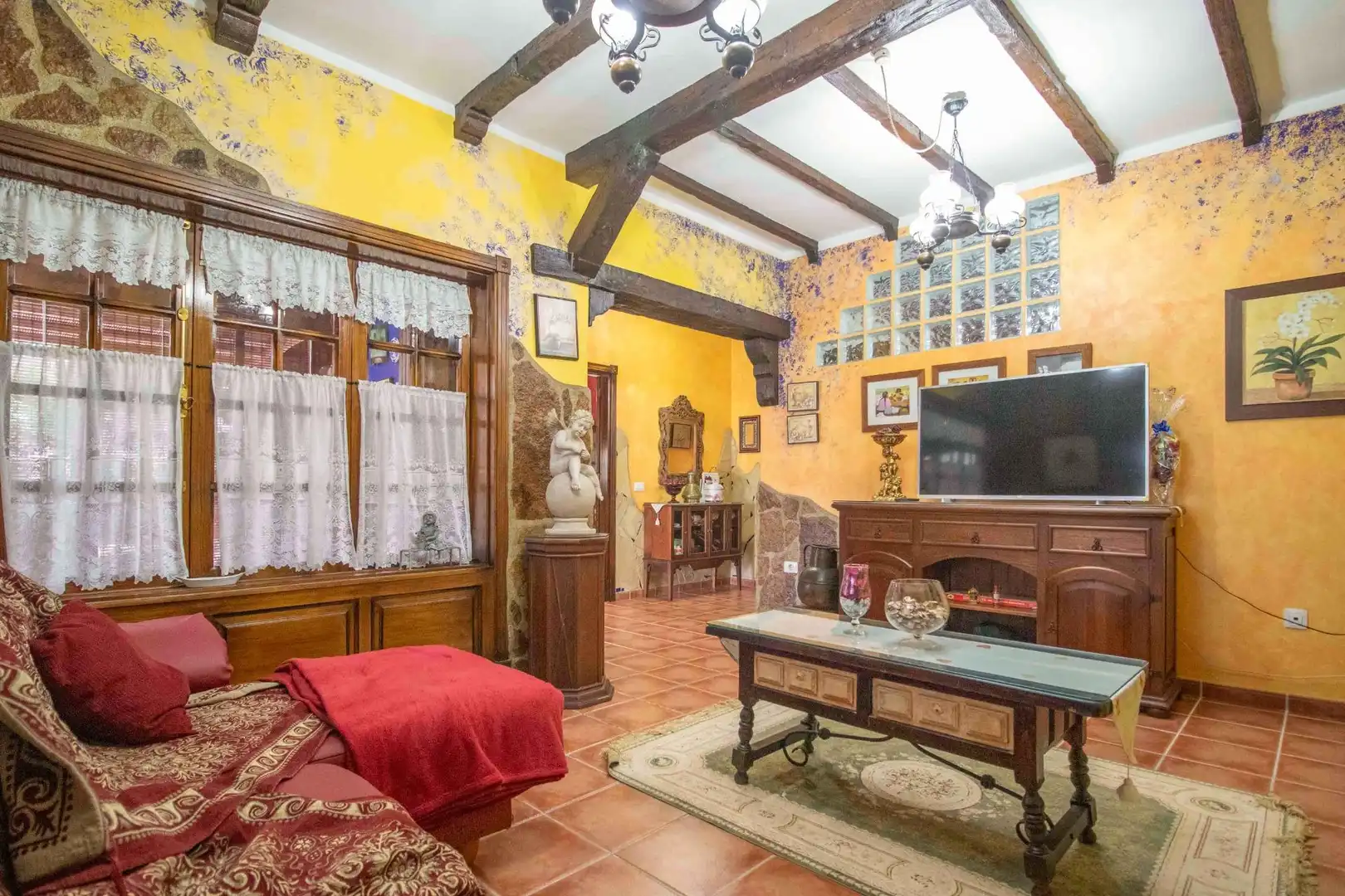 Sala d'estar de Casa o xalet en venda en Icod de los Vinos amb Jardí privat, Terrassa i Traster