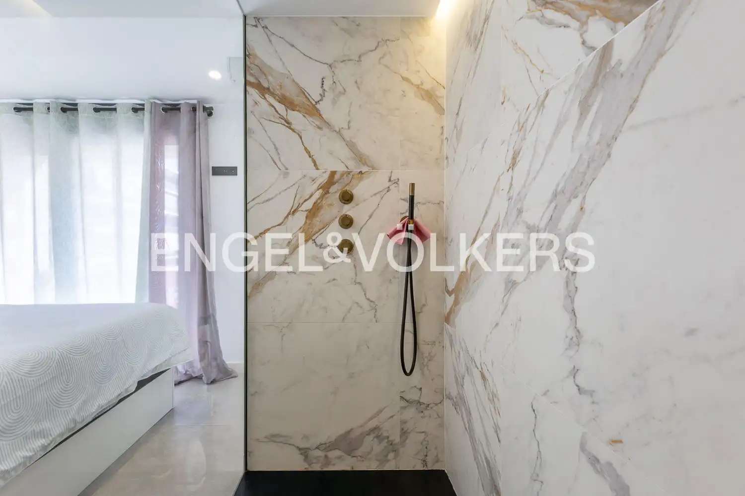 Bathroom of Houses for sale in Gandia  with Air Conditioner, Heating and Private garden