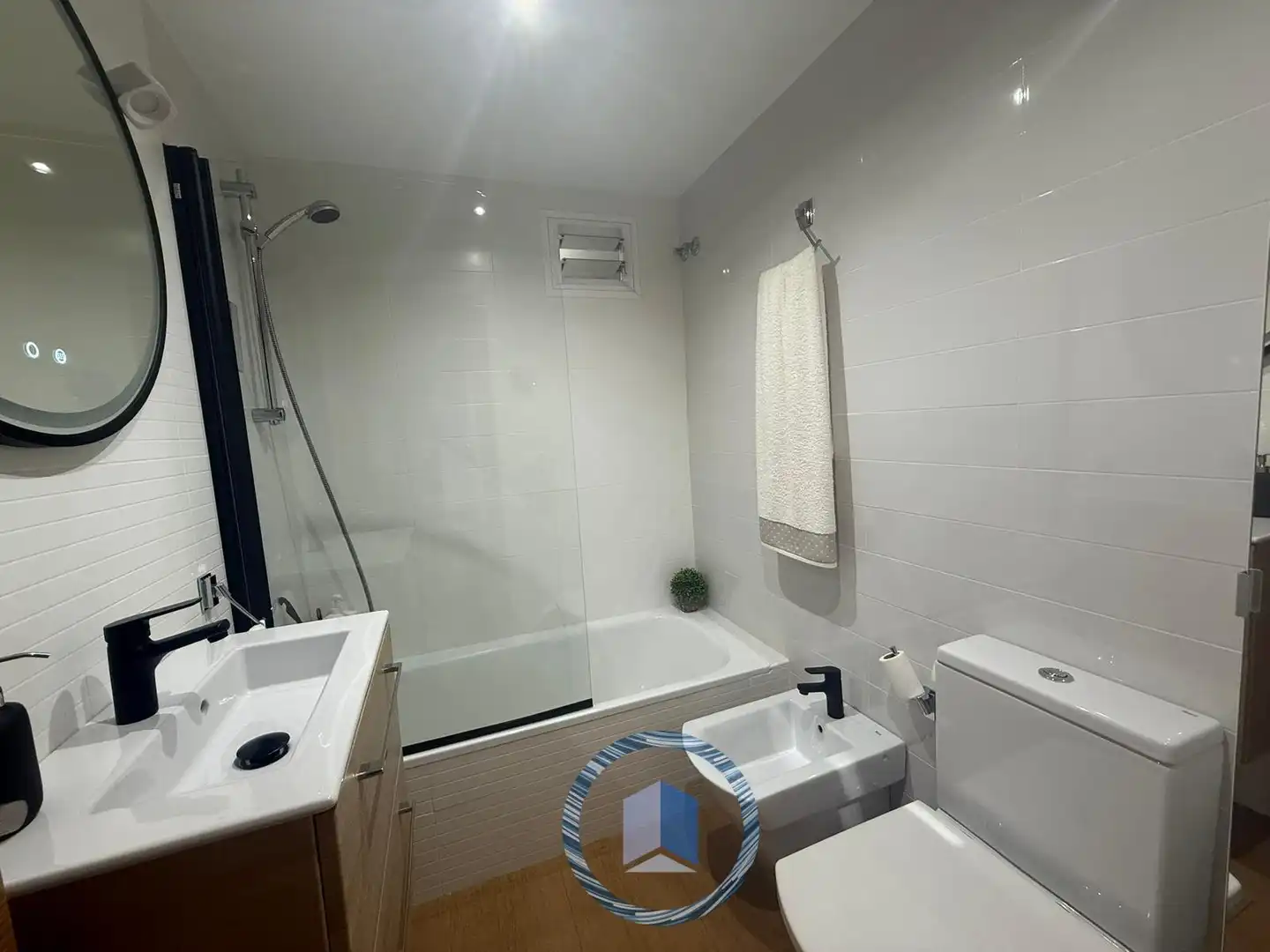 Badezimmer von Wohnung zum Verkauf in Montequinto mit Terrasse, Schwimmbad und Möbliert