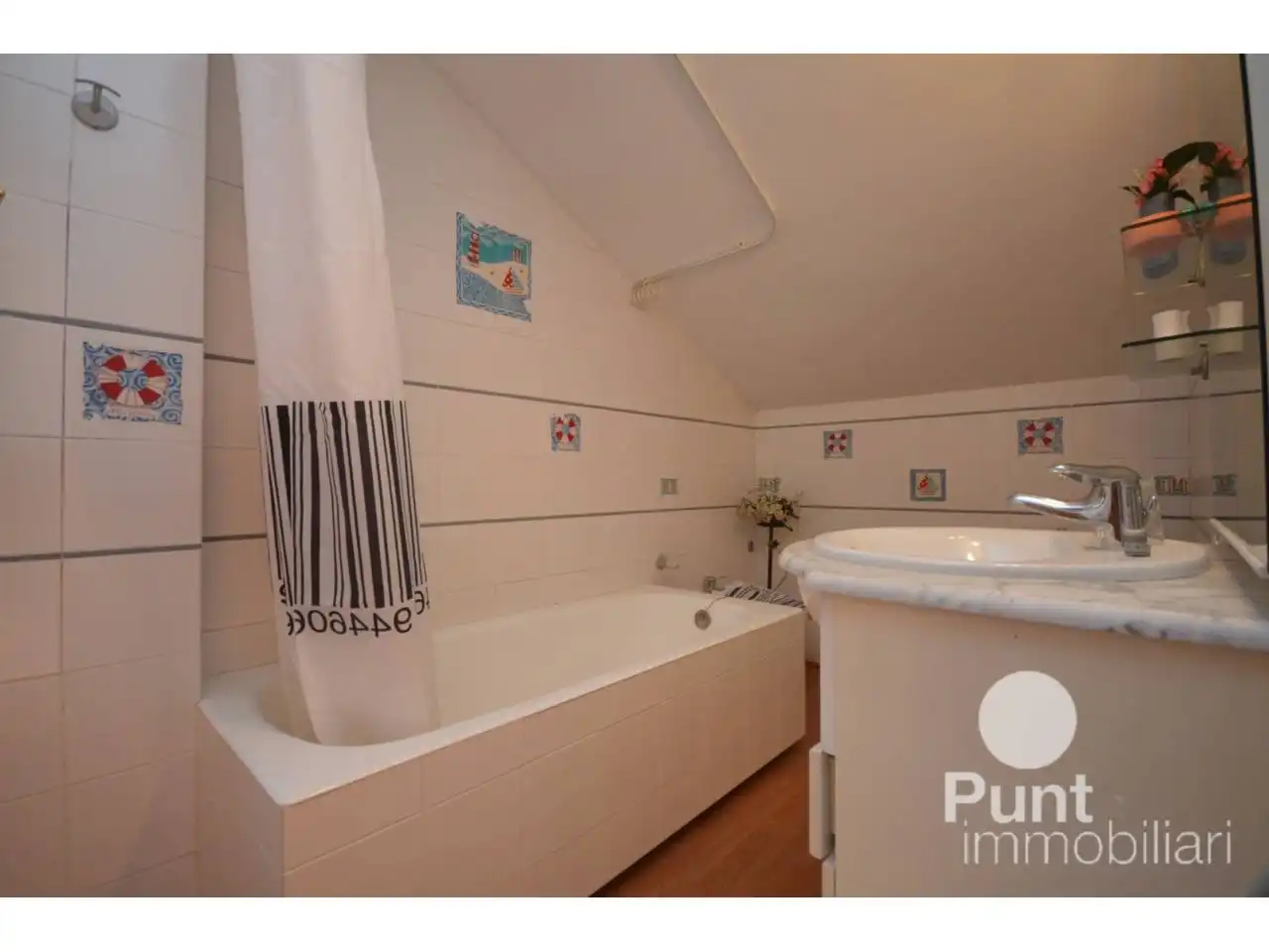 Bathroom of Detached homes for sale in Premià de Dalt  with Air Conditioner, Heating and Private garden