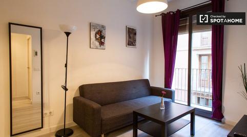 Foto 2 de Piso de alquiler en El Raval, Barcelona