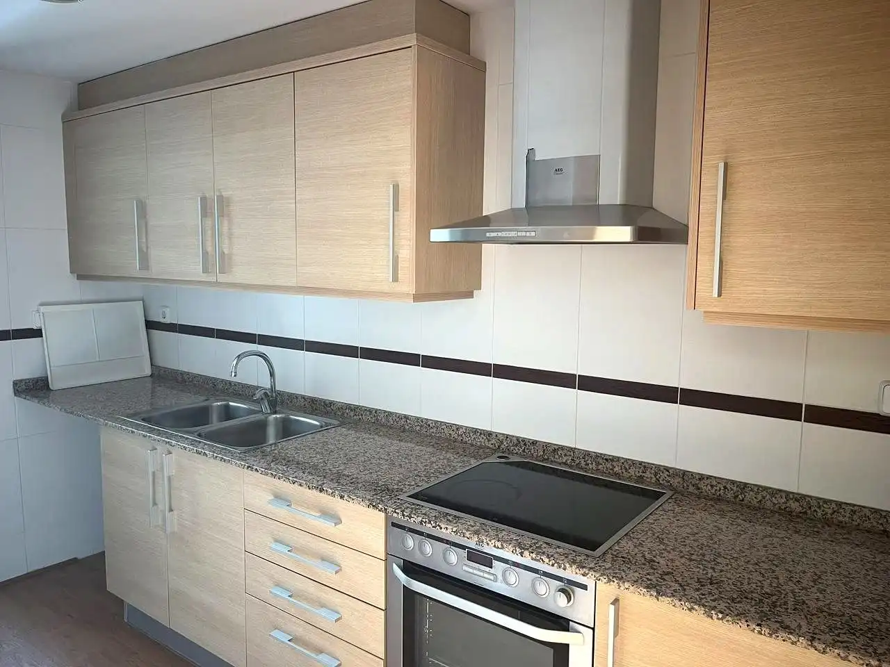 Rez-de-chaussée avec ascenseur à vendre à Calle Sevilla