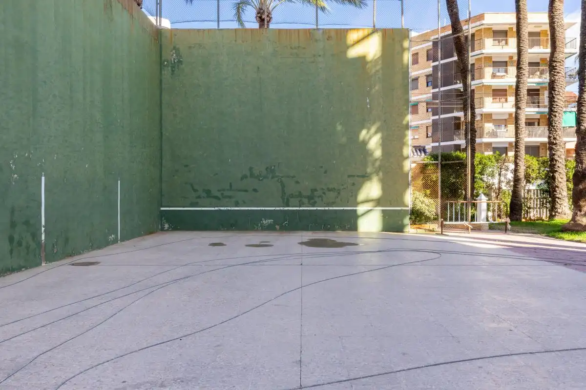 Vista exterior de Piso en venta en La Pobla de Farnals con Calefacción, Jardín privado y Terraza