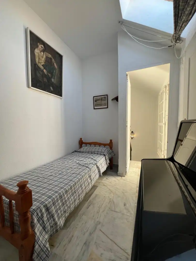 Dormitori de Casa adosada en venda en Fuengirola amb Aire condicionat, Jardí privat i Terrassa