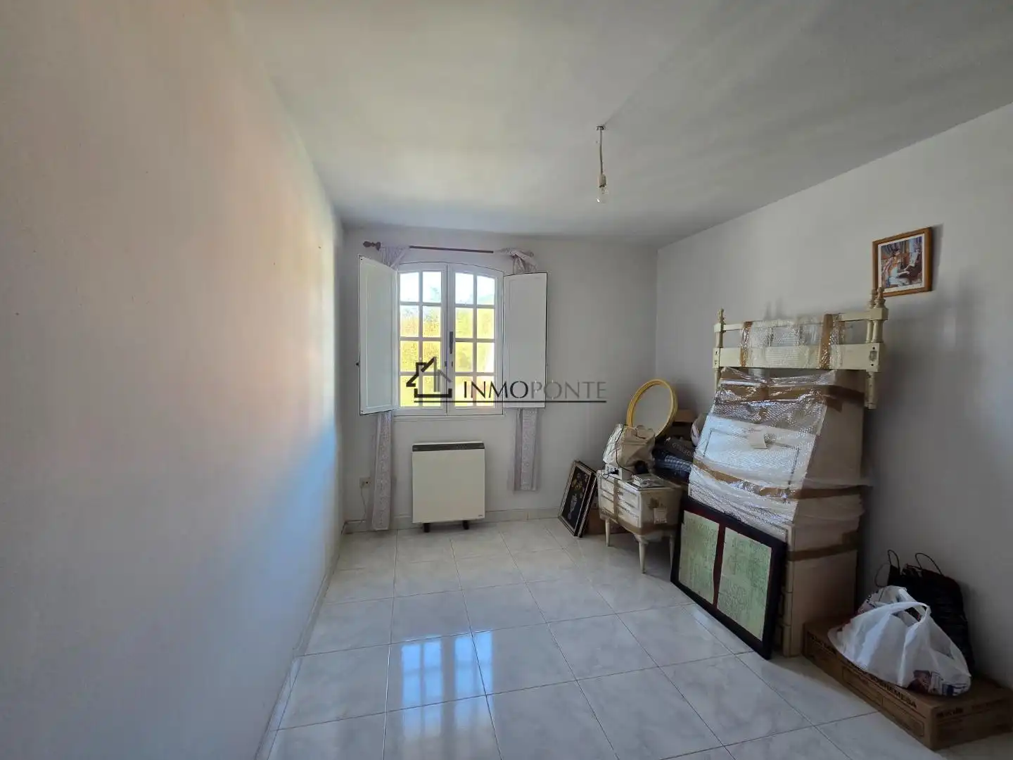 Dormitori de Casa o xalet en venda en Cerdedo amb Jardí privat