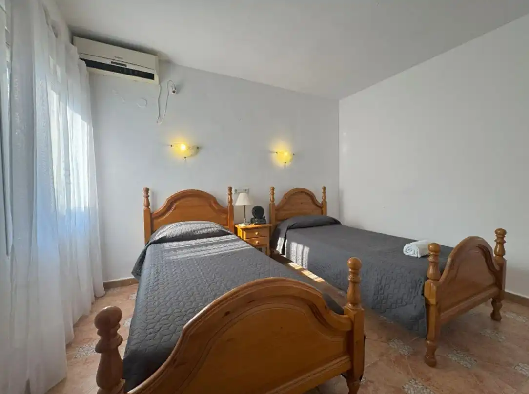 Dormitori de Casa o xalet en venda en Calpe / Calp amb Aire condicionat, Calefacció i Jardí privat