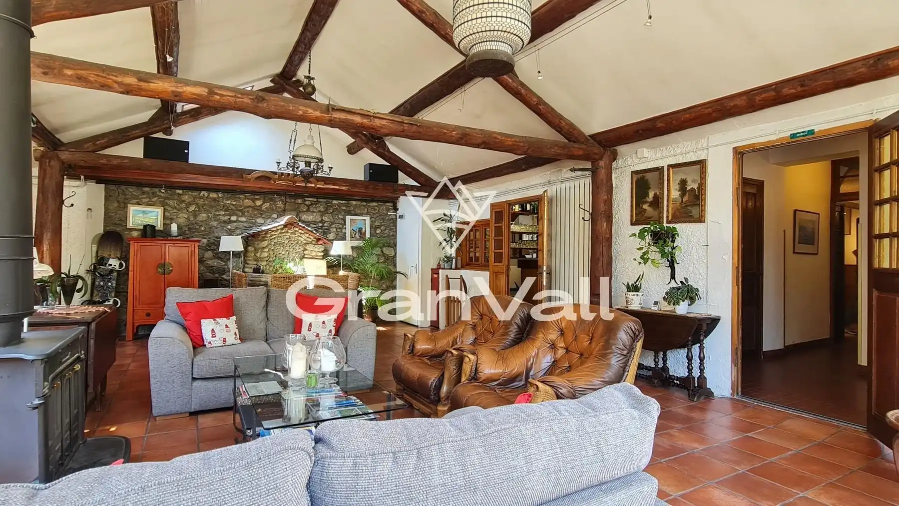 Sala de estar de Edificio en venta en Latour - de - Carol