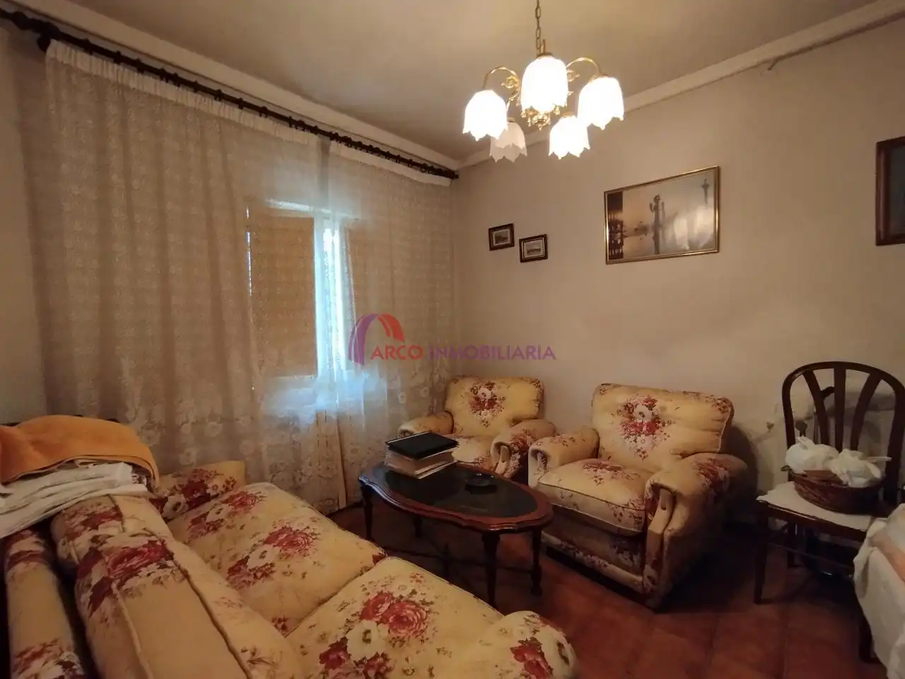 Sala de estar de Casa o chalet en venta en Burgos con Calefacción, Jardín privado y Parquet