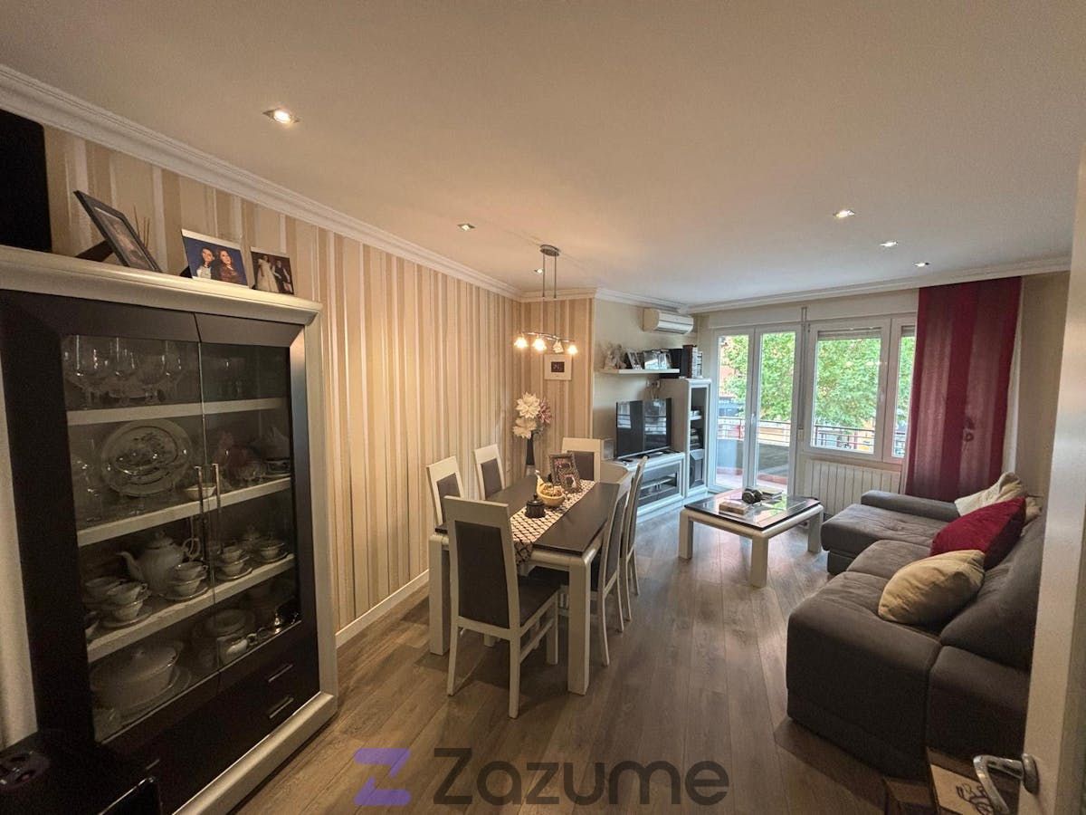 Living room of Flat to rent in  Albacete Capital  with Air Conditioner, Heating and Parquet flooring