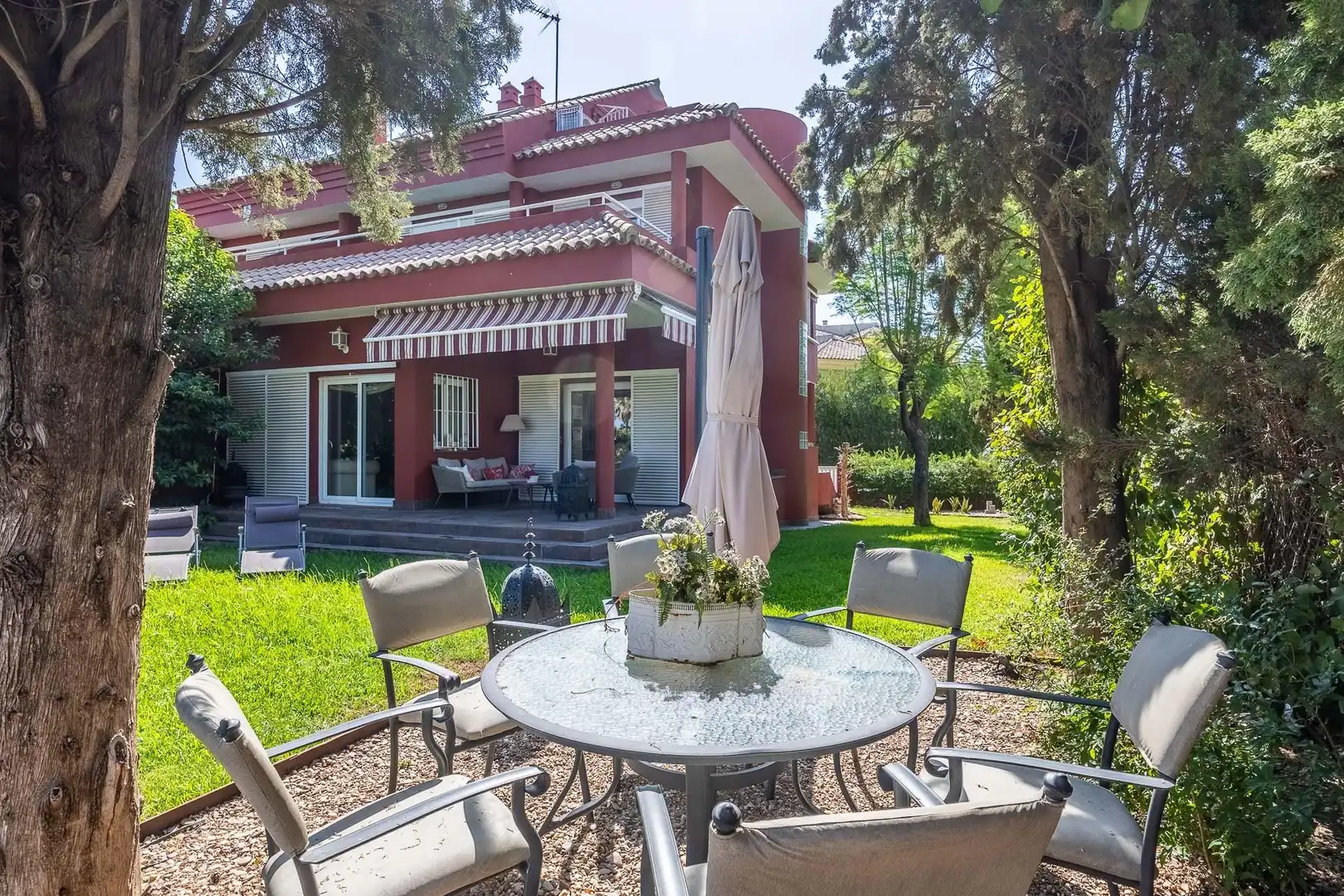 Terrassa de Casa o xalet en venda en Mairena del Aljarafe amb Aire condicionat, Calefacció i Jardí privat