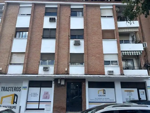 Vista exterior de Piso en venta en Córdoba