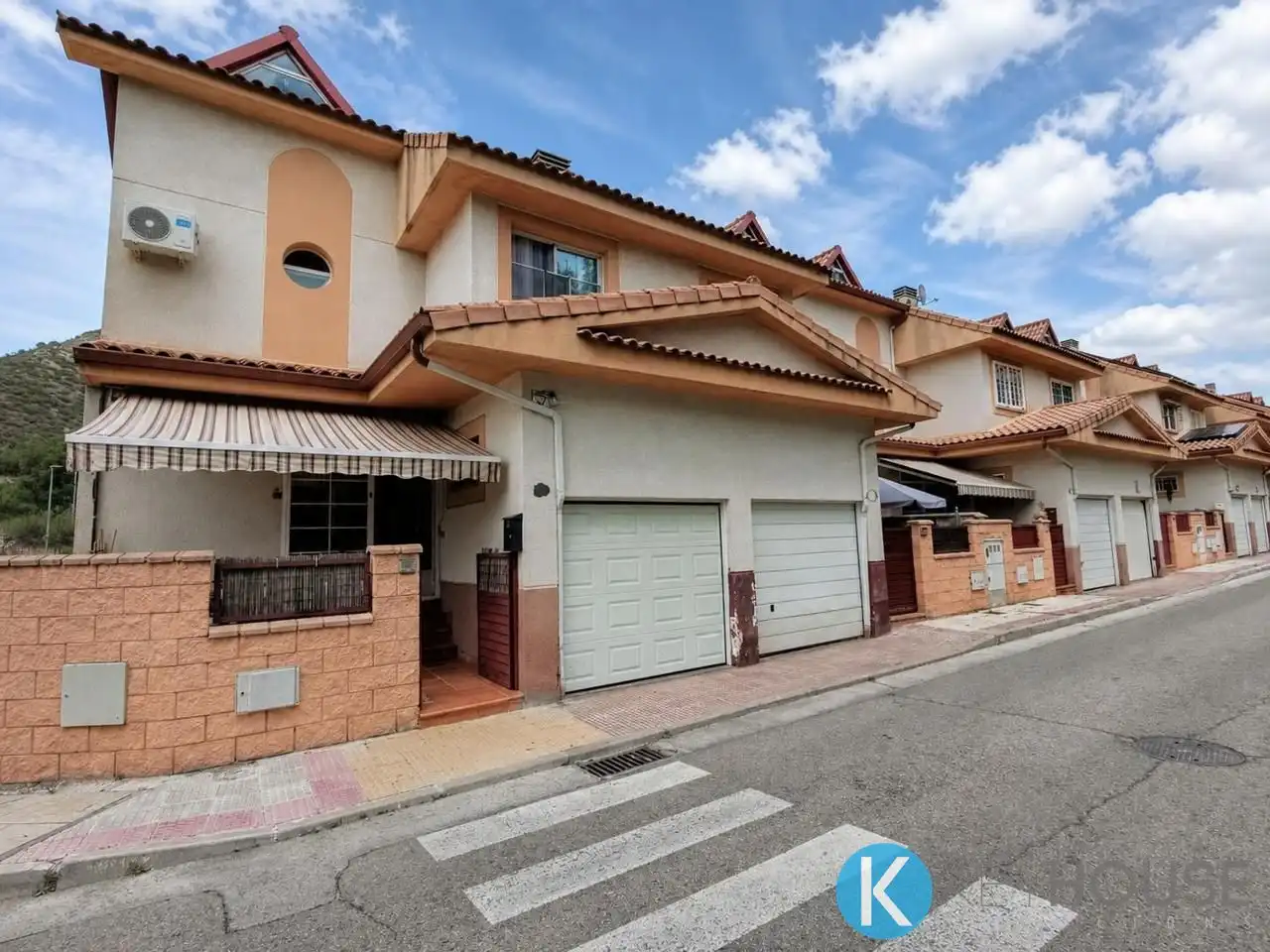 Vista exterior de Casa adosada en venta en Villalbilla con Aire acondicionado, Calefacción y Jardín privado